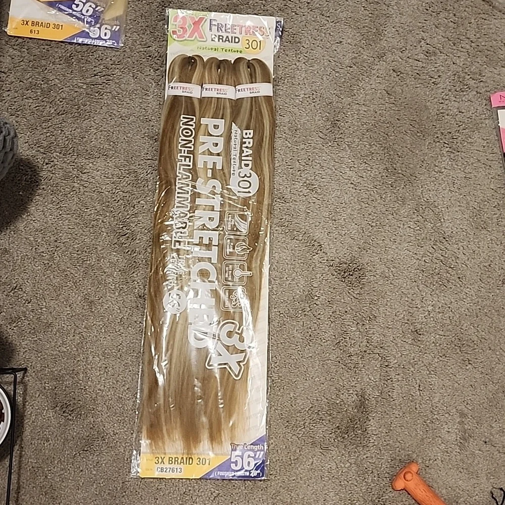 6 Packs Freetress 56" braiding hair 6 packs - Picture 5 of 5